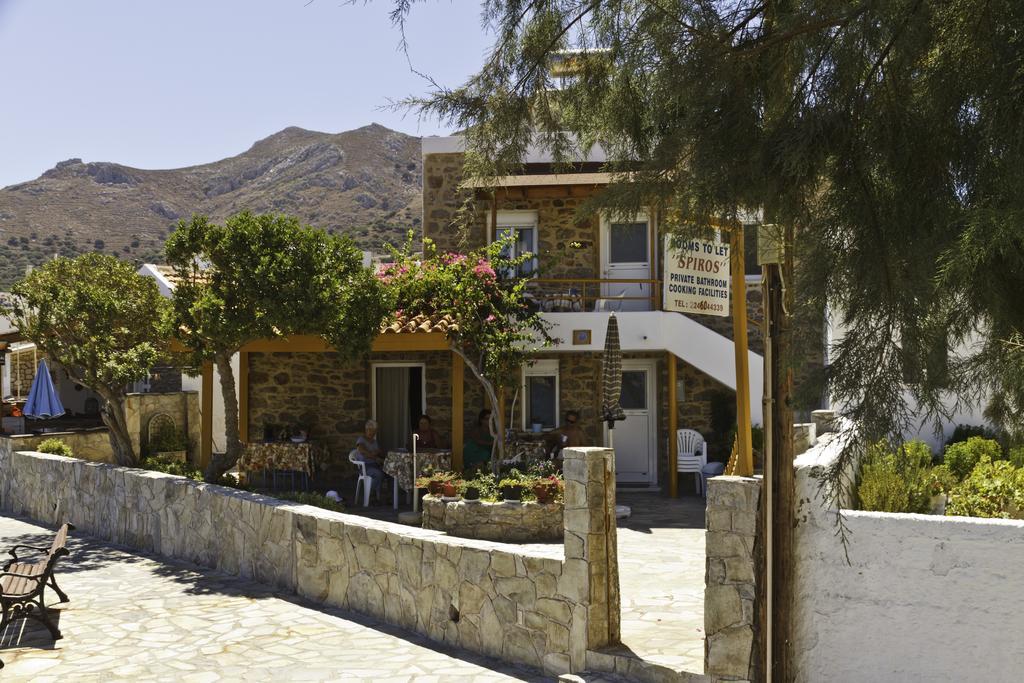 Spiros Apartments Livadia  Eksteriør bilde