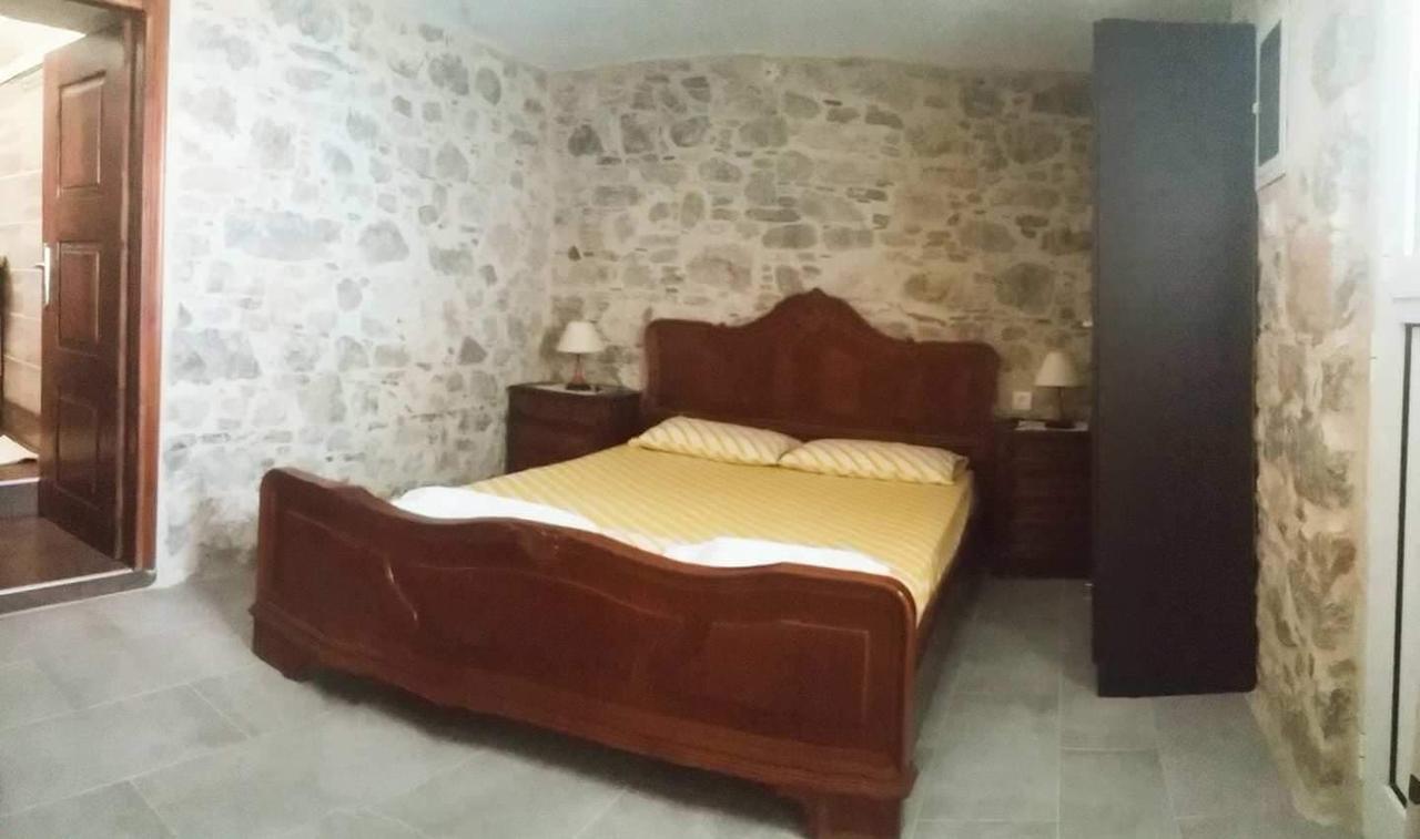 Spiros Apartments Livadia  Eksteriør bilde